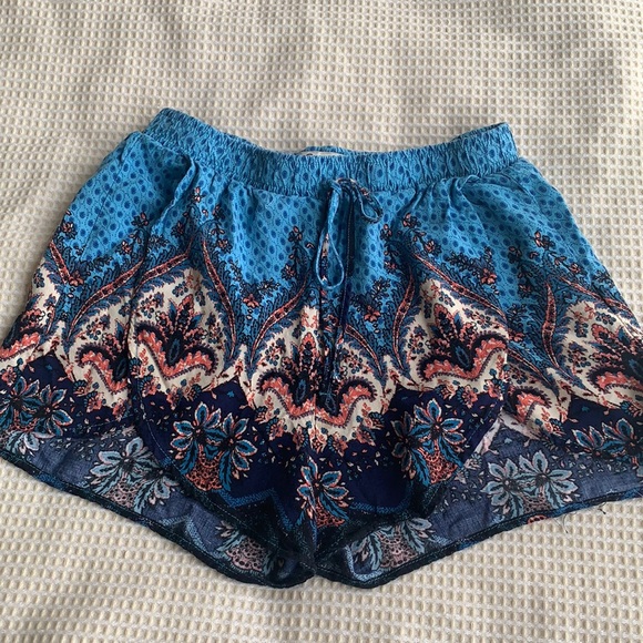Hollister super cute flowing shorts size XS - Picture 1 of 8